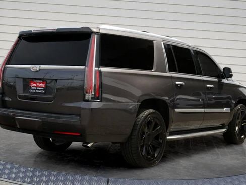 Used 2015 Cadillac Escalade ESV Luxury AWD/4WD image 7