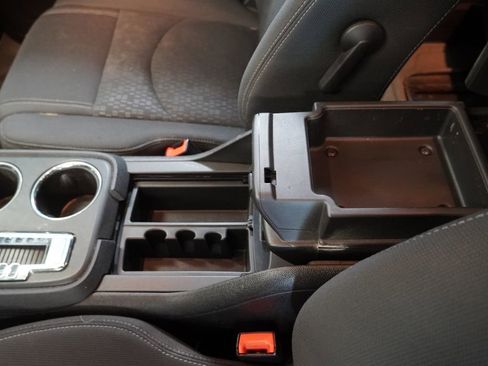 Used 2013 GMC Acadia SLE FWD image 26