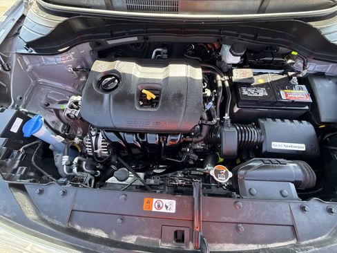 Used 2025 Kia Soul LX w/ LX Technology Package FWD image 17