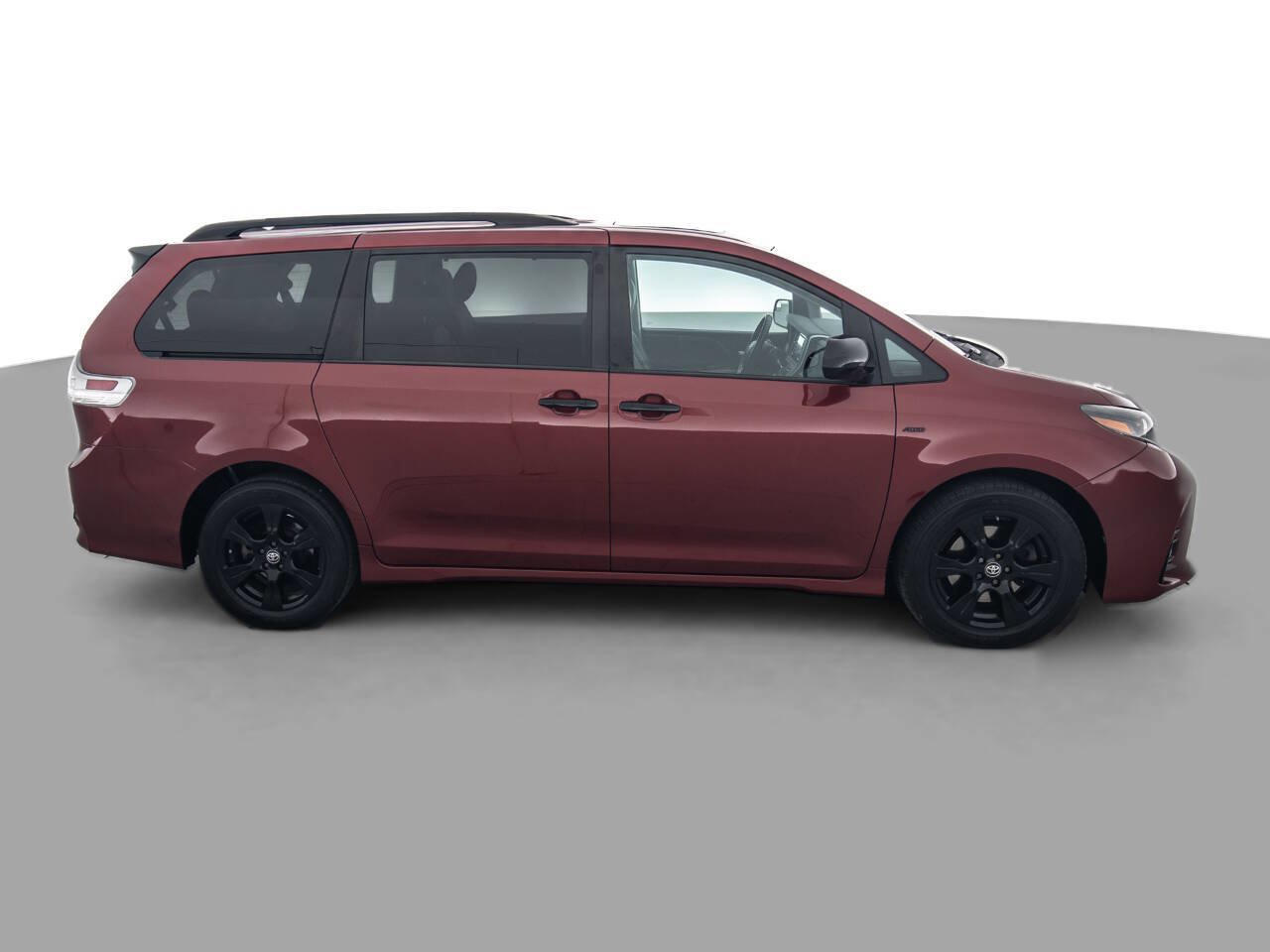 Used 2020 Toyota Sienna SE w/ Nightshade Edition AWD/4WD image 4