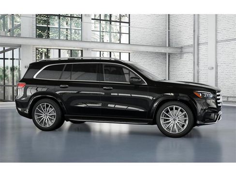 Used 2025 Mercedes-Benz GLS 580 4MATIC image 14