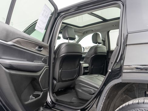 Used 2023 Jeep Grand Cherokee L Limited image 30