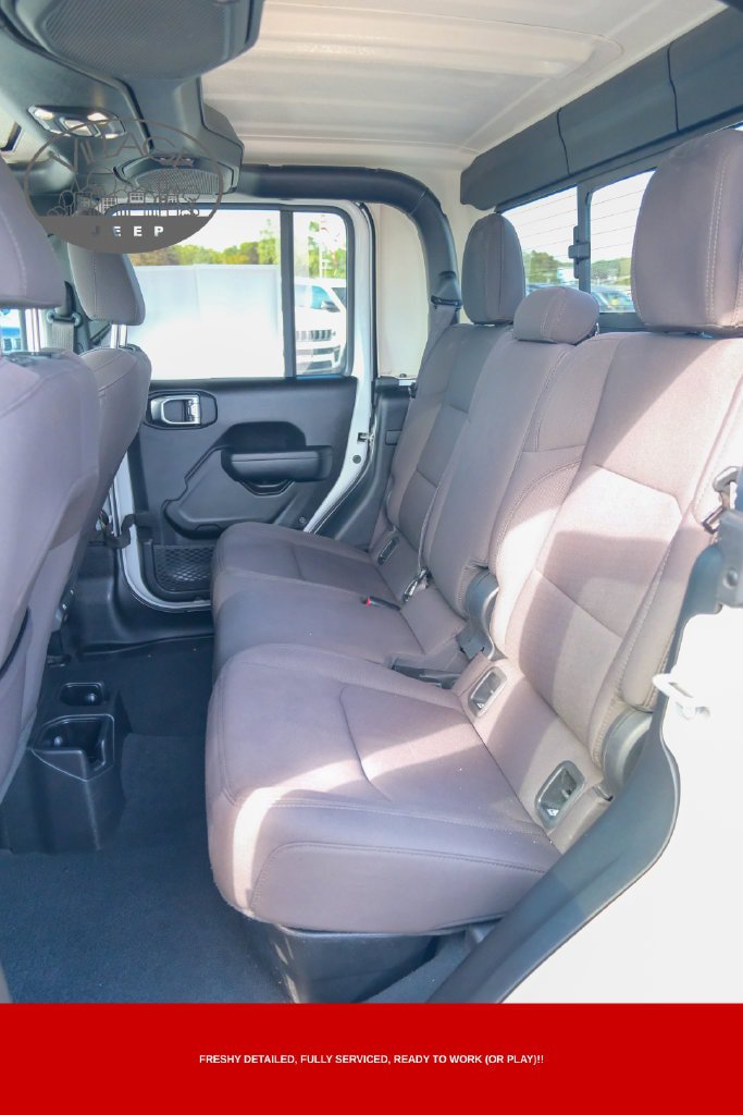 Used 2022 Jeep Gladiator Sport AWD/4WD image 14