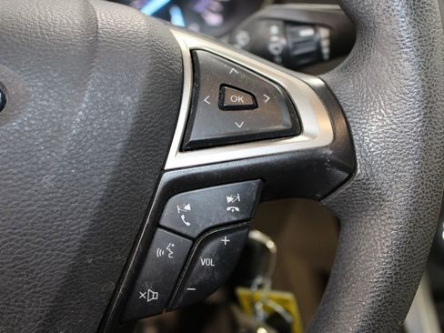 Used 2014 Ford Fusion SE FWD image 21