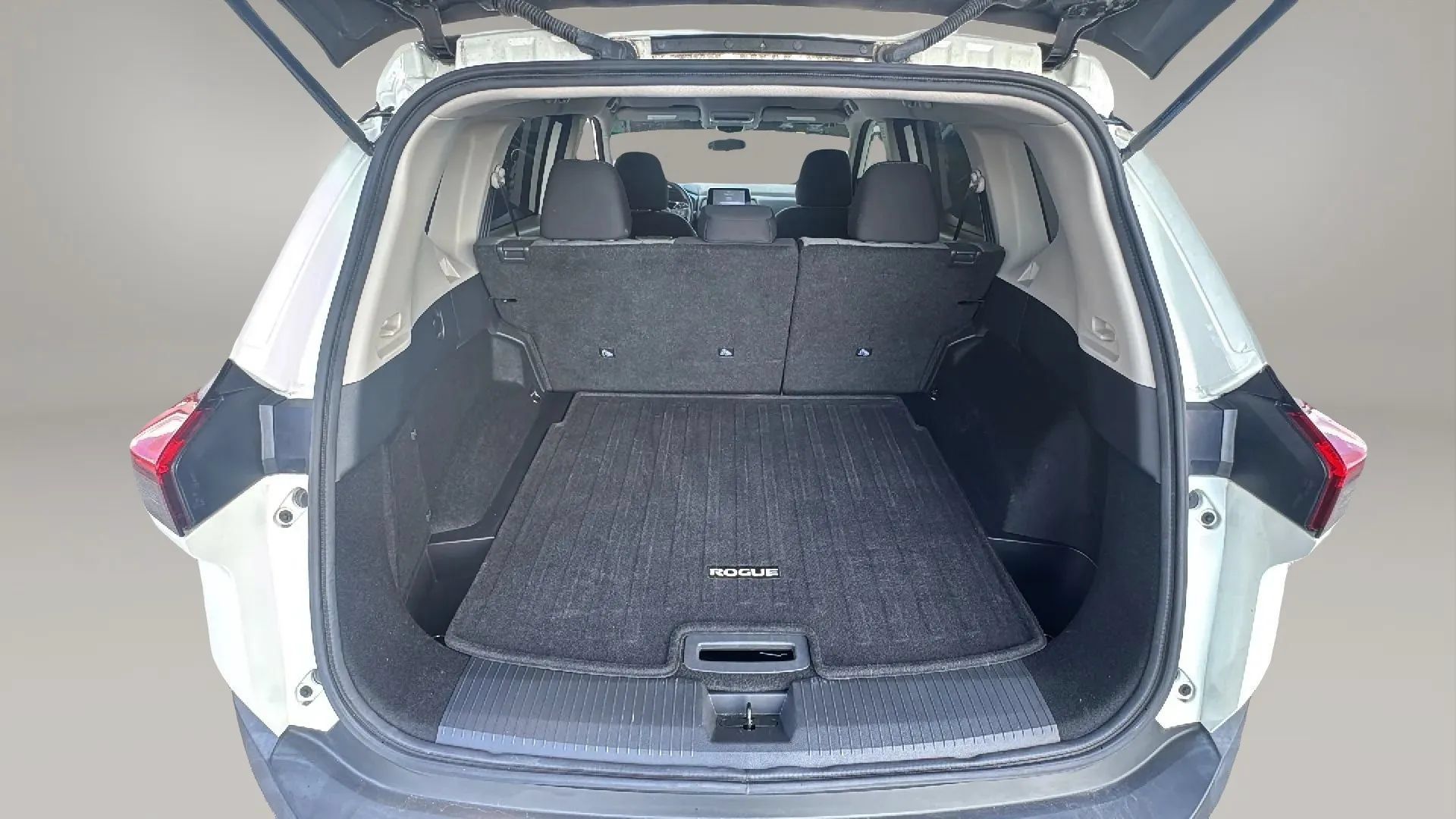 Used 2021 Nissan Rogue S FWD image 23