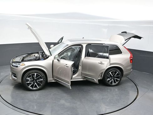 New 2025 Volvo XC90 B6 Plus w/ Protection Package Premier image 35