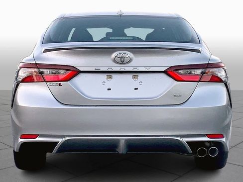 Used 2023 Toyota Camry SE image 5