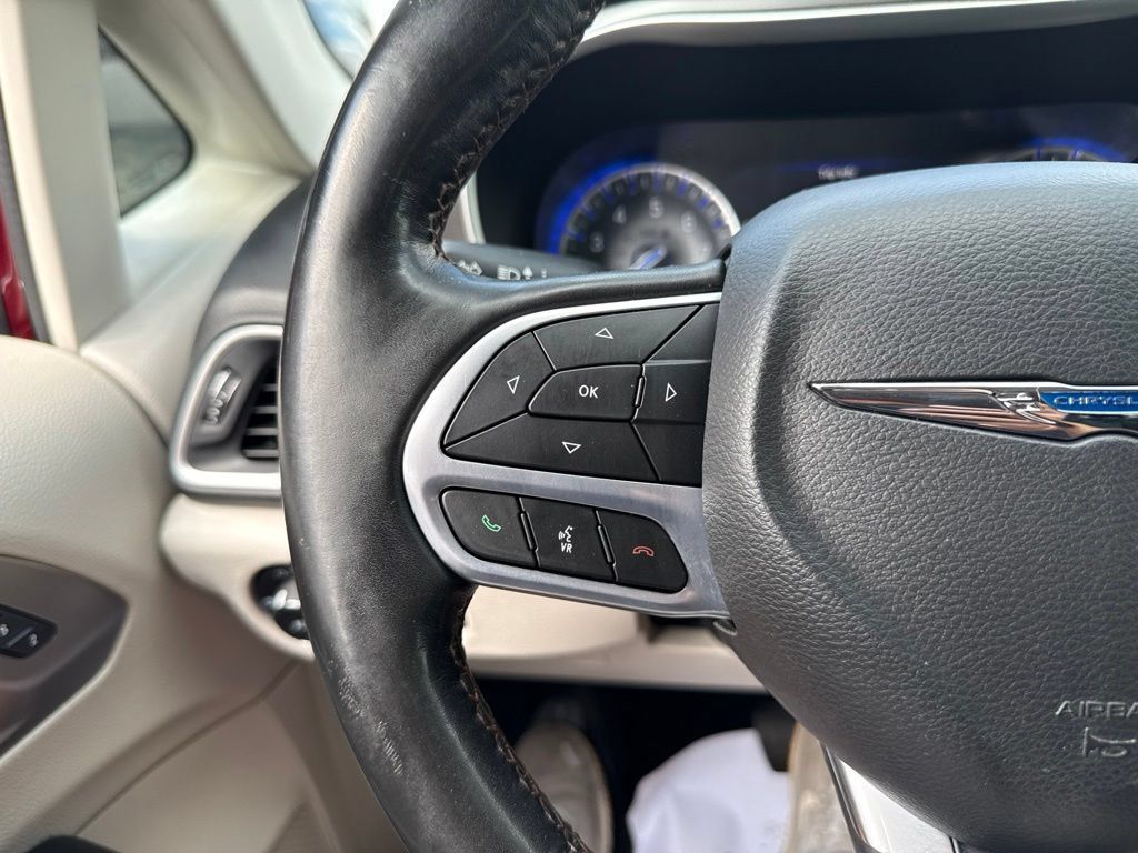 Used 2020 Chrysler Pacifica Touring-L Plus FWD image 33