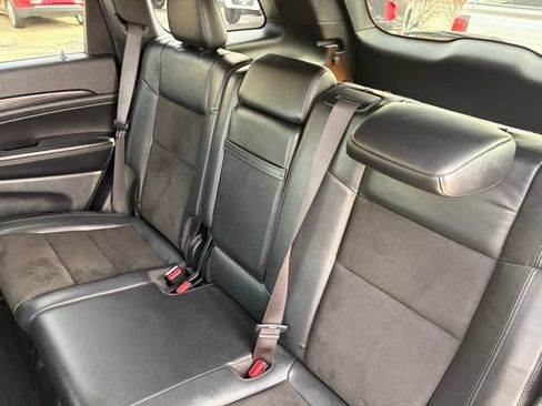 Used 2020 Jeep Grand Cherokee Altitude AWD/4WD image 27