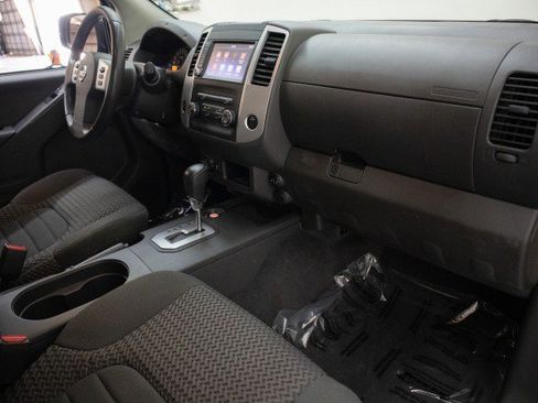 Used 2020 Nissan Frontier SV w/ SV Utility Package image 27