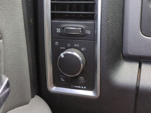 Used 2014 RAM 2500 SLT AWD/4WD image 25
