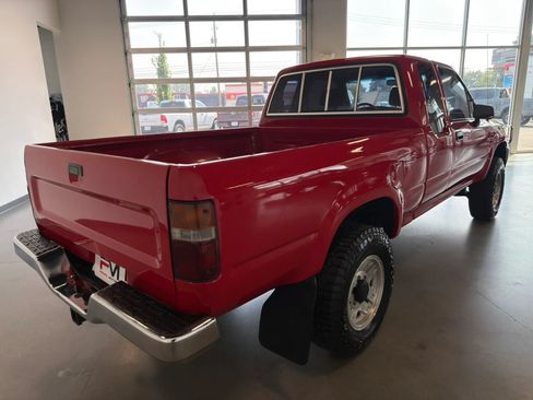 Used 1993 Toyota Pickup Deluxe AWD/4WD image 6