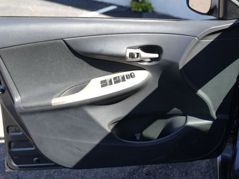 Used 2012 Toyota Corolla S FWD image 20