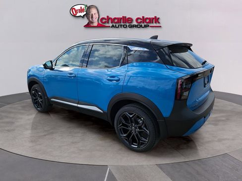 New 2026 Nissan Kicks SR FWD image 4