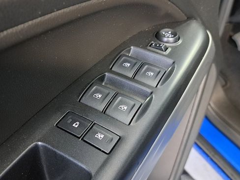 Used 2022 Chevrolet Colorado LT w/ Safety Package image 23