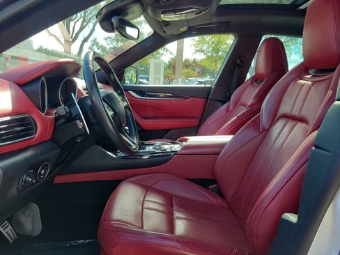 Used 2019 Maserati Levante GranSport AWD/4WD image 13