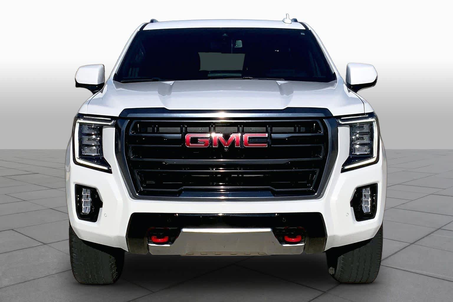 Used 2024 GMC Yukon AT4 w/ Technology Package AWD/4WD image 4