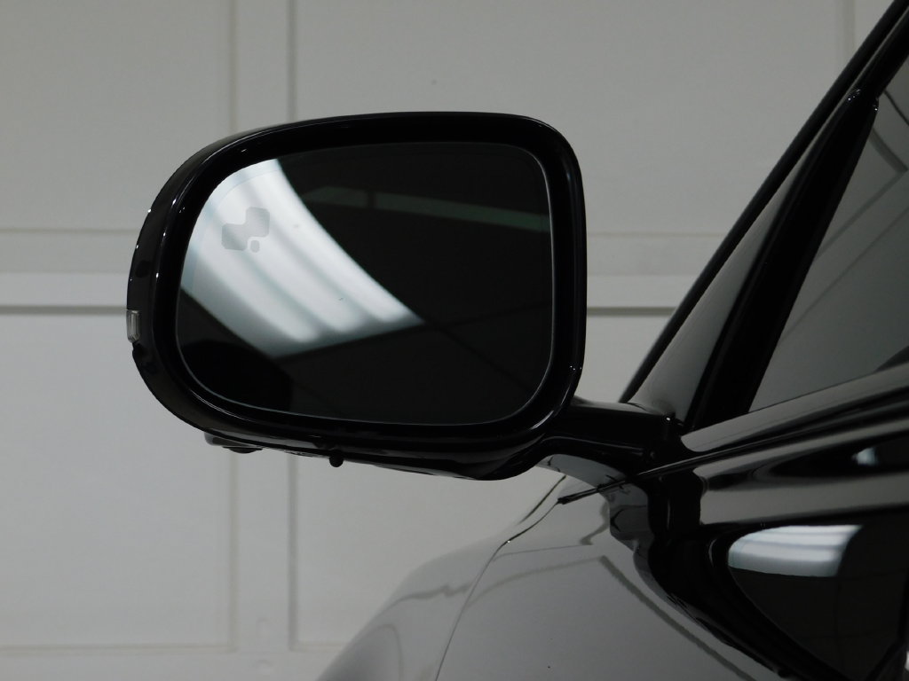 Used 2018 Jaguar XJ RWD image 26