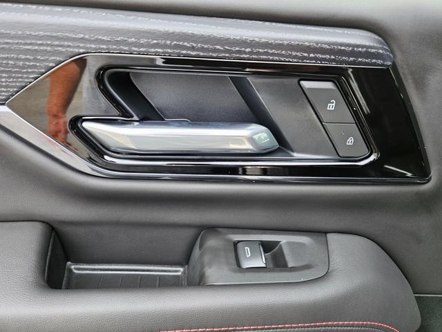 New 2026 GMC Yukon AT4 Ultimate AWD/4WD image 25