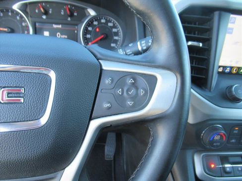 Used 2023 GMC Acadia SLT image 19