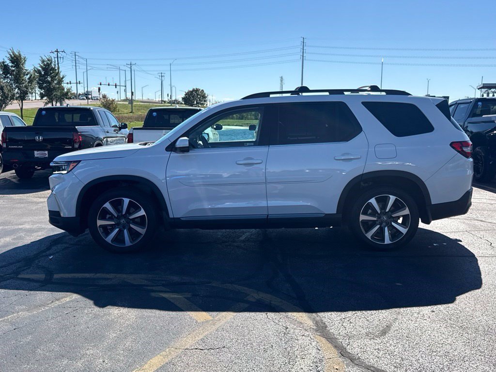 Certified 2025 Honda Pilot Elite image 8
