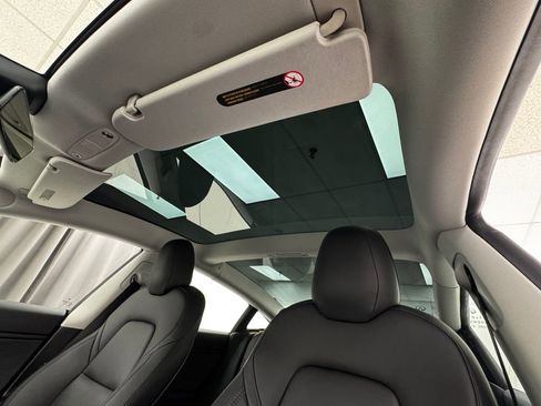 Used 2019 Tesla Model 3 image 40