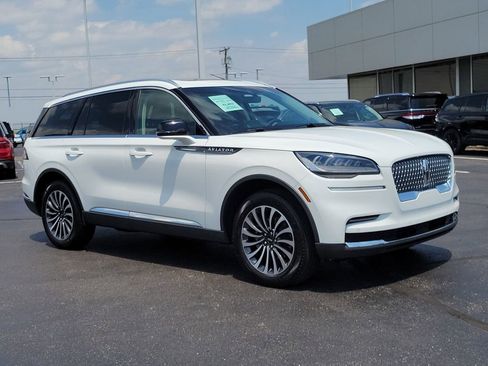 Certified 2023 Lincoln Aviator AWD w/ Premium Package image 1