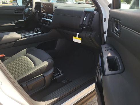 New 2026 Nissan Pathfinder SV FWD image 10