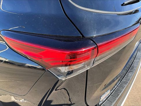 Used 2023 Toyota Highlander XSE image 27