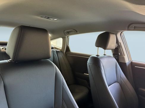 Certified 2018 Honda Clarity Touring image 26