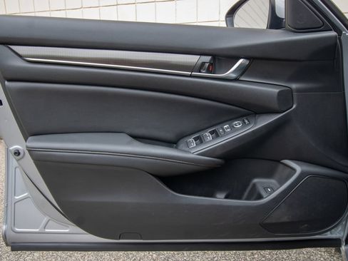 Used 2019 Honda Accord Sport image 10