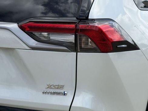 Used 2022 Toyota RAV4 XSE AWD/4WD image 7