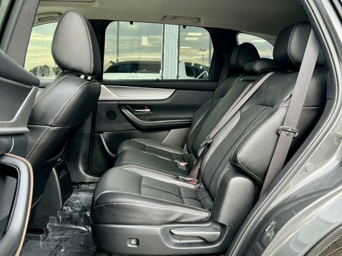 Used 2024 MAZDA CX-90 3.3 Turbo w/ Preferred Plus image 12