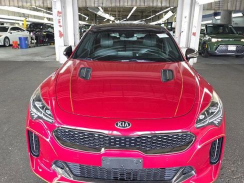 Used 2018 Kia Stinger GT2 RWD image 2