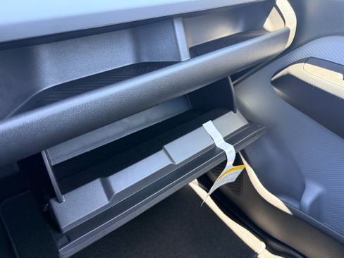 New 2027 Chevrolet Bolt LT w/ Comfort Package FWD image 34