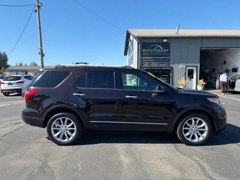Used 2013 Ford Explorer XLT AWD/4WD image 10