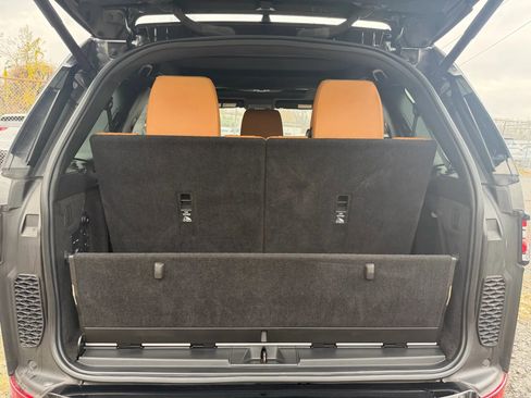 Used 2019 Land Rover Discovery HSE Luxury image 17