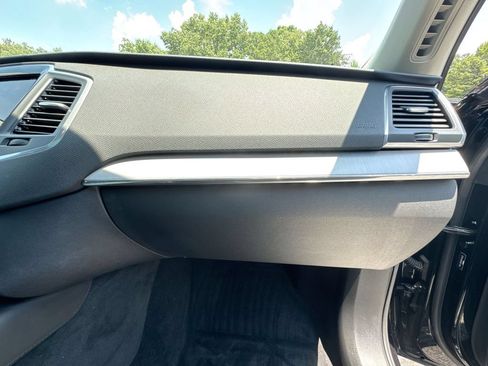 Used 2024 Volvo XC90 B5 Core AWD/4WD image 36