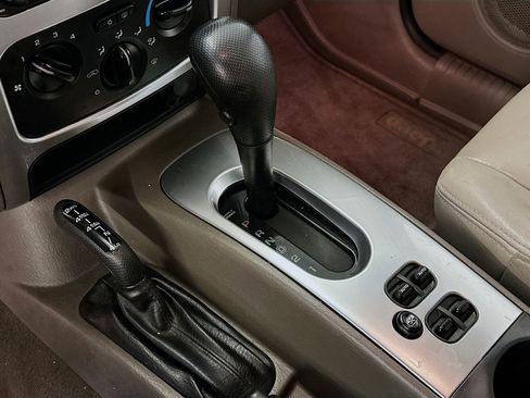 Used 2006 Jeep Liberty Limited image 22