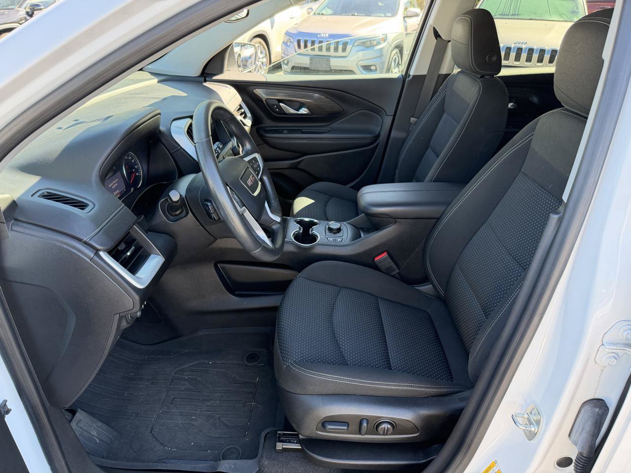 Used 2023 GMC Terrain SLE w/ Driver Convenience Package AWD/4WD image 10