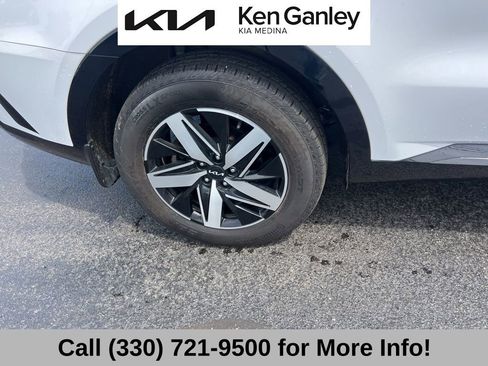 Certified 2023 Kia Sorento S w/ Panoramic Sunroof Package FWD image 23