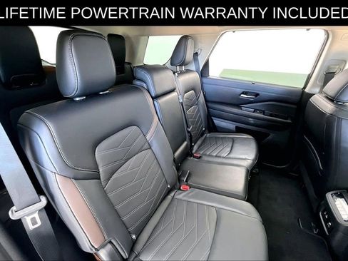 Used 2025 Nissan Pathfinder Platinum w/ Cargo Package AWD/4WD image 36
