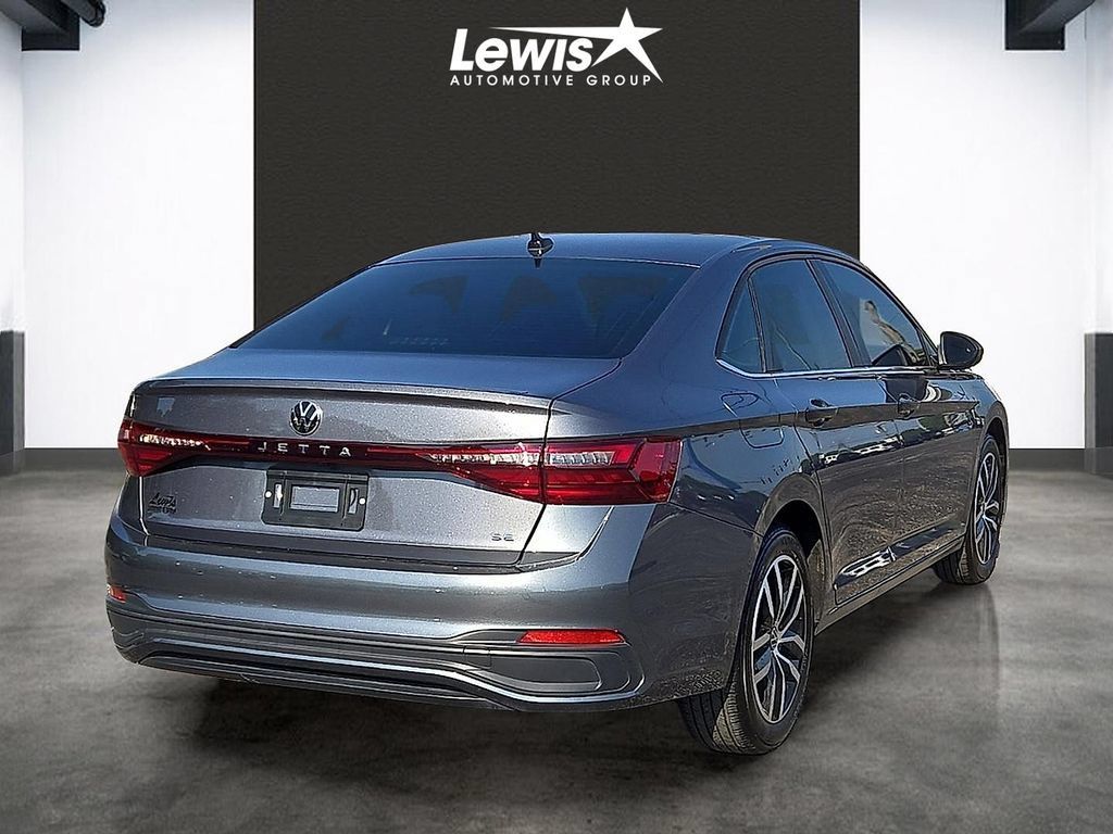 Used 2025 Volkswagen Jetta SE FWD image 4