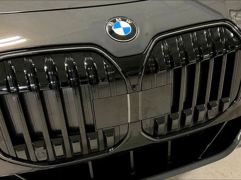 Certified 2025 BMW 760i xDrive w/ Executive Package image 31