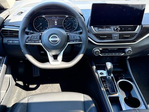 New 2025 Nissan Altima 2.5 SR w/ SR Premium Package image 15