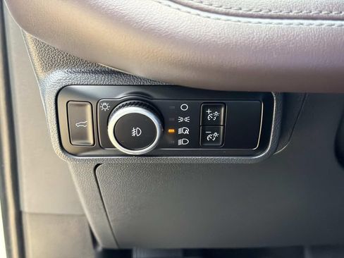 Used 2025 Ford Explorer Platinum RWD image 24