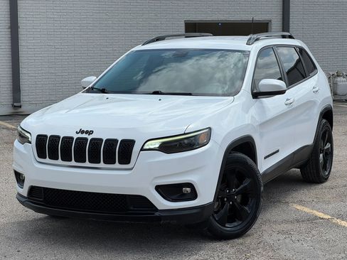 Used 2020 Jeep Cherokee Latitude Plus FWD image 2