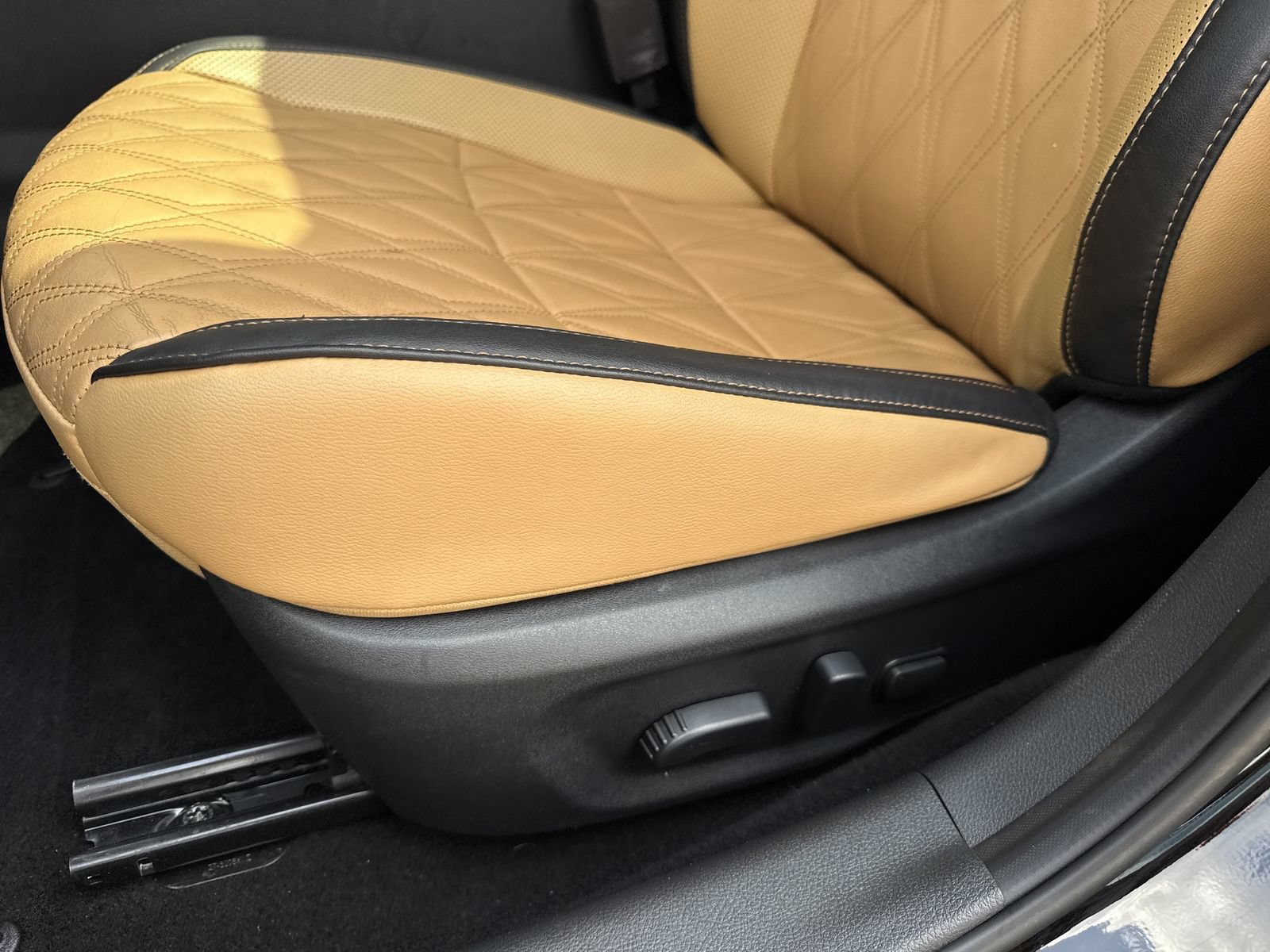 Used 2023 Nissan Sentra SV w/ SV Premium Package FWD image 18