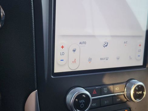 Used 2022 Ford Edge Titanium image 24