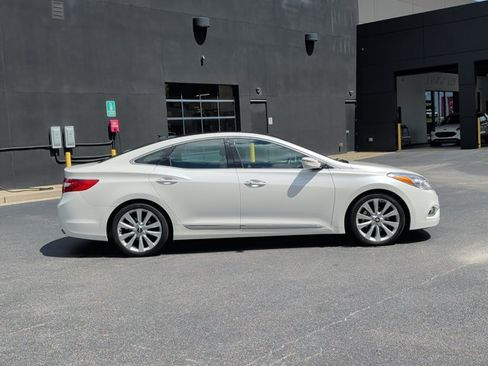 Used 2014 Hyundai Azera Limited w/ Option Group 02 FWD image 3